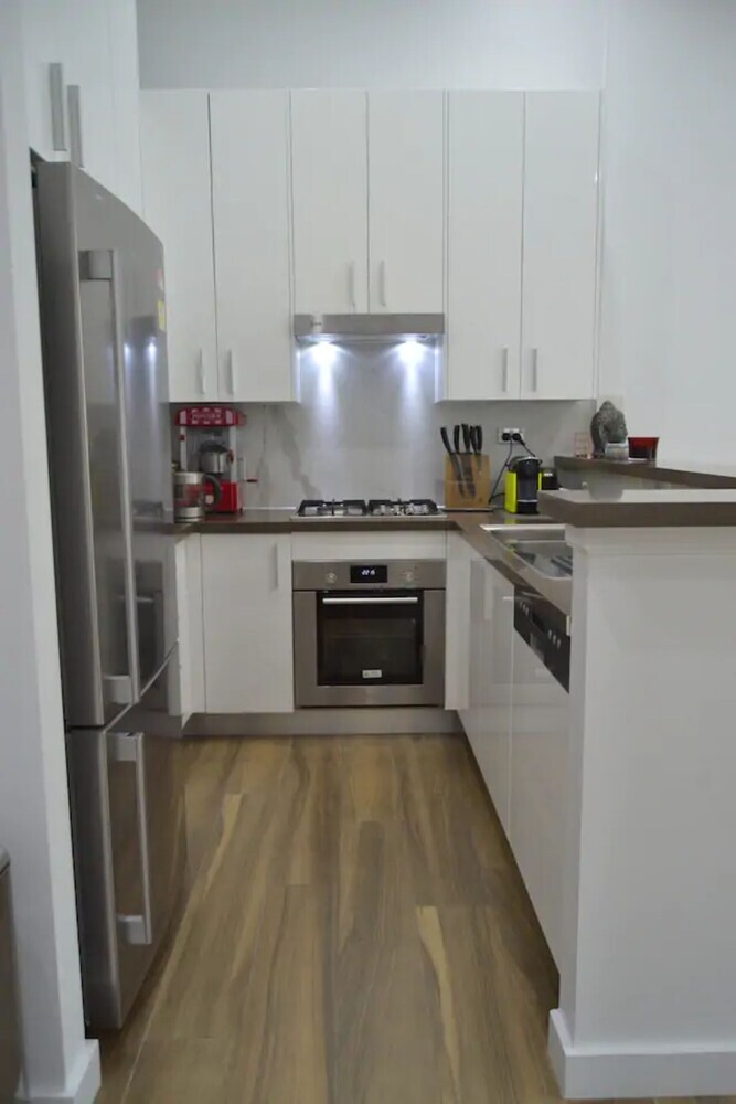 Modern And Spacious 2 Bedroom Apartment In Ultimo