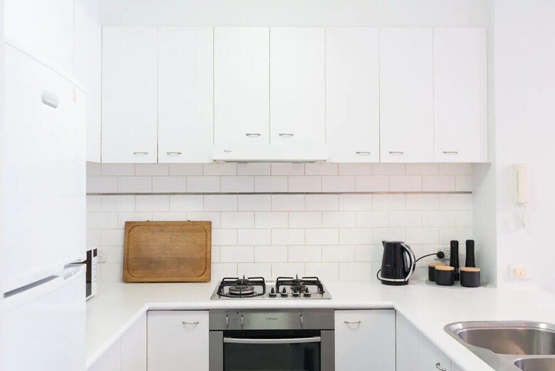 Stylish 3 Bedroom Melbourne Apartment