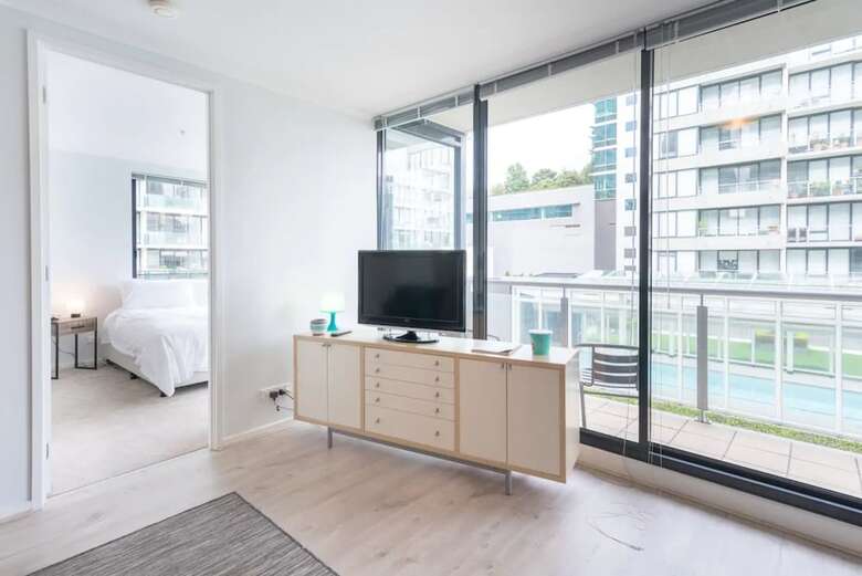 Stylish 3 Bedroom Melbourne Apartment