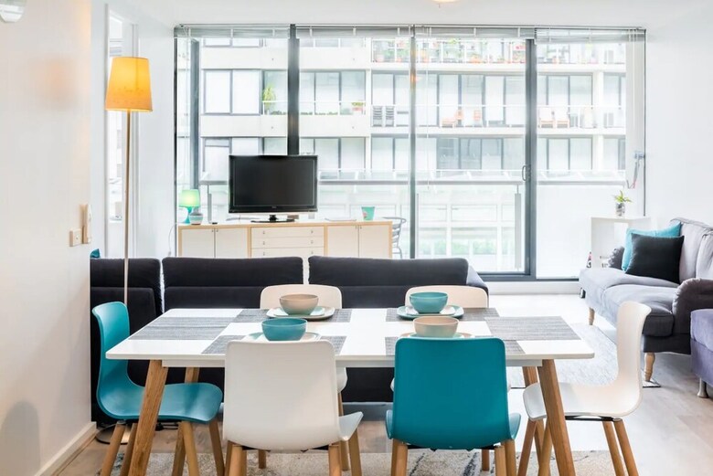 Stylish 3 Bedroom Melbourne Apartment