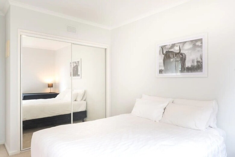 Stylish 3 Bedroom Melbourne Apartment