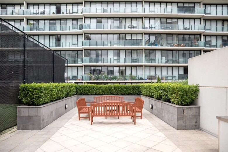Stylish 3 Bedroom Melbourne Apartment