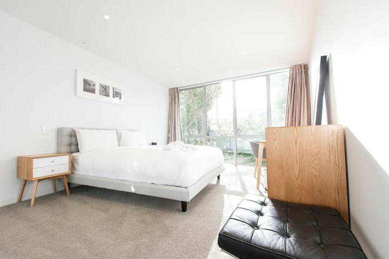 Luxury 4 Bedroom Home With Private Cinema