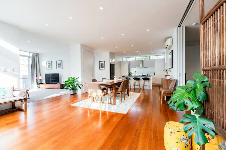 Luxury 4 Bedroom Home With Private Cinema
