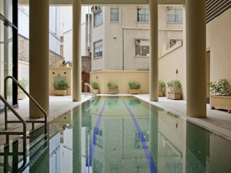 Surry Hills 1 Bedroom Apartment. In Convenient Location
