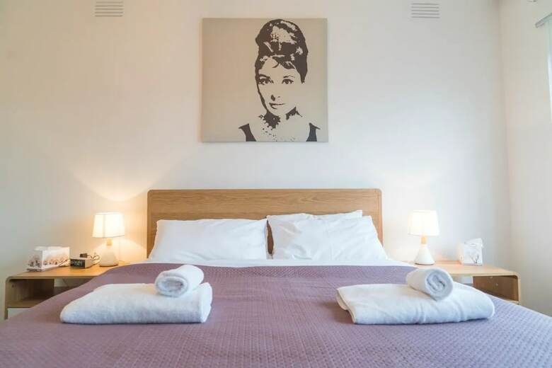 2 Bedroom Apartment In Melbourne Cbd