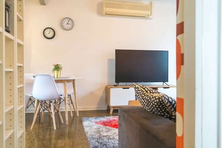 2 Bedroom Apartment In Melbourne Cbd