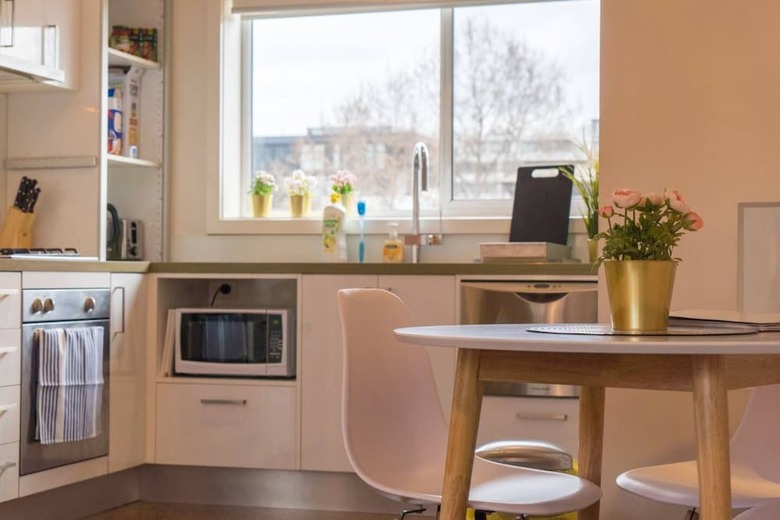 2 Bedroom Apartment In Melbourne Cbd