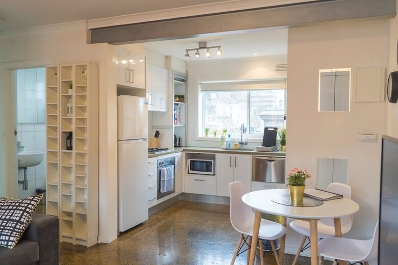 2 Bedroom Apartment In Melbourne Cbd