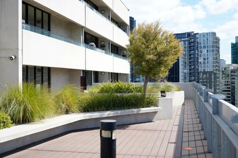 Modern 2 Bedroom Apartment With City Views