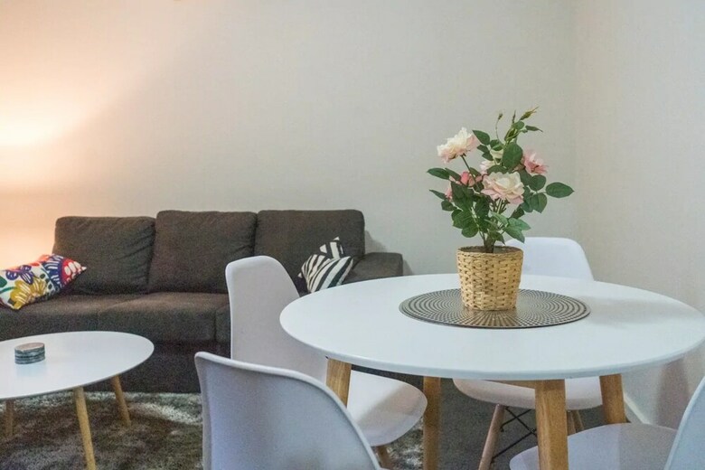 Comfortable New 2 Bedroom Apartment By St Kilda Pier