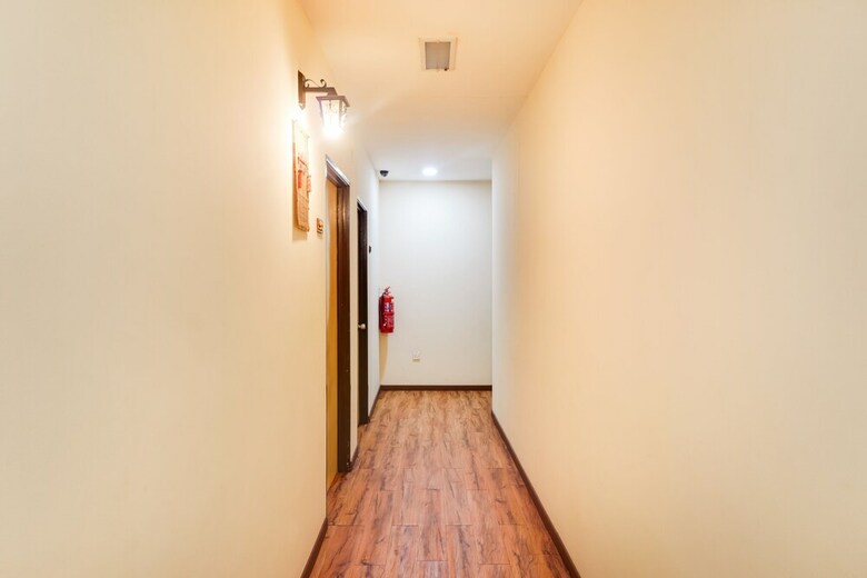 Oyo 44118 Budget Sk Hotel