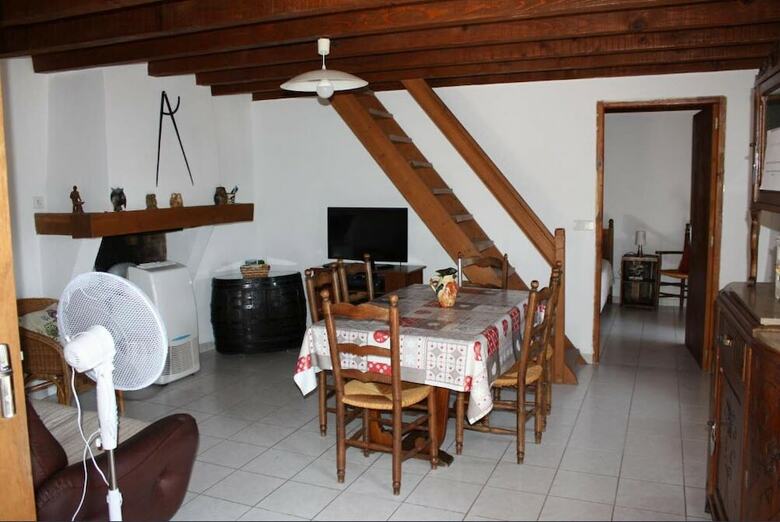 G�te 6 Personnes Les Gely