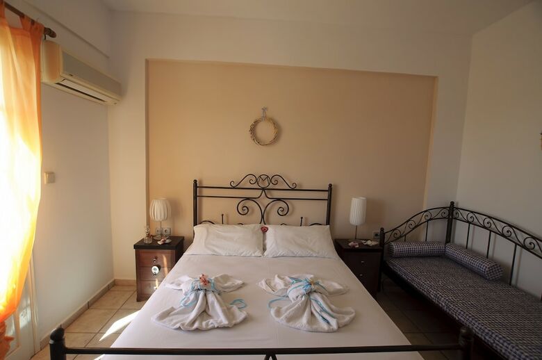 Hotel Manos Syros