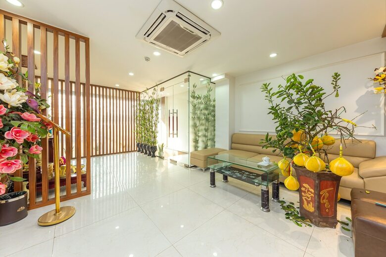 Oyo 1011 Orchids 4 Hotel