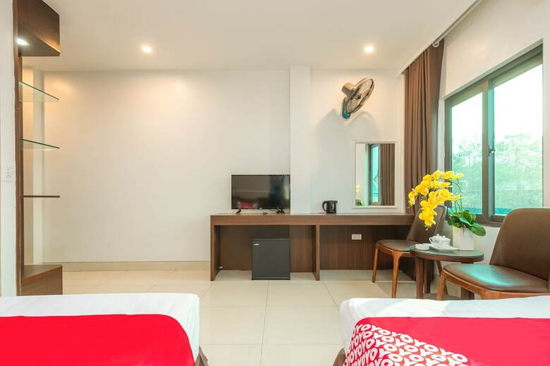 Oyo 1011 Orchids 4 Hotel