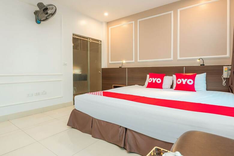 Oyo 1011 Orchids 4 Hotel