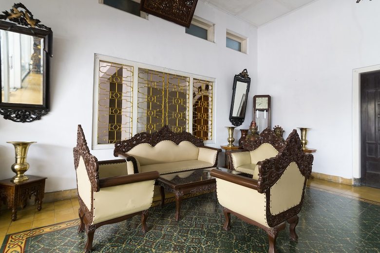 Hostal Oyo 1412 Hotel Prayogo III