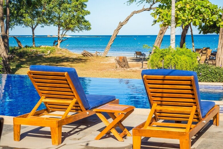 Jet Luxury At Langosta Beachresortvillas