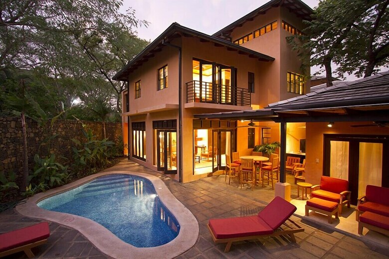Jet Luxury At Langosta Beachresortvillas