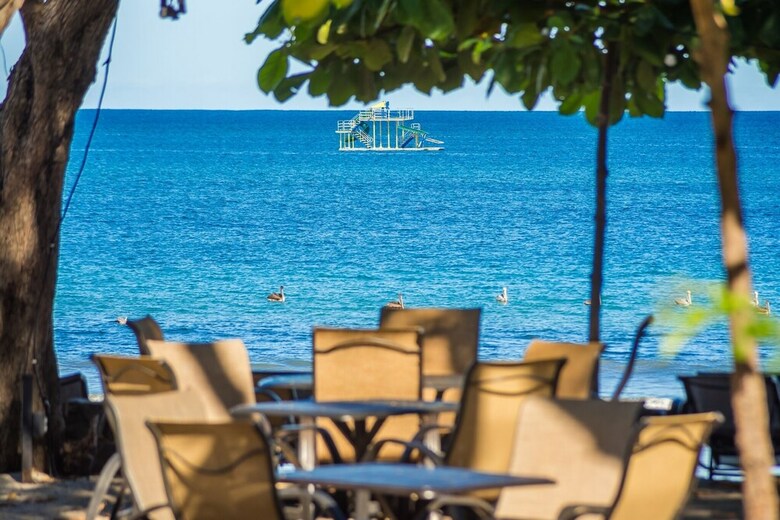 Jet Luxury At Langosta Beachresortvillas