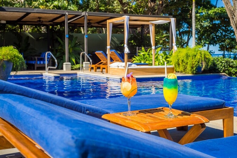 Jet Luxury At Langosta Beachresortvillas