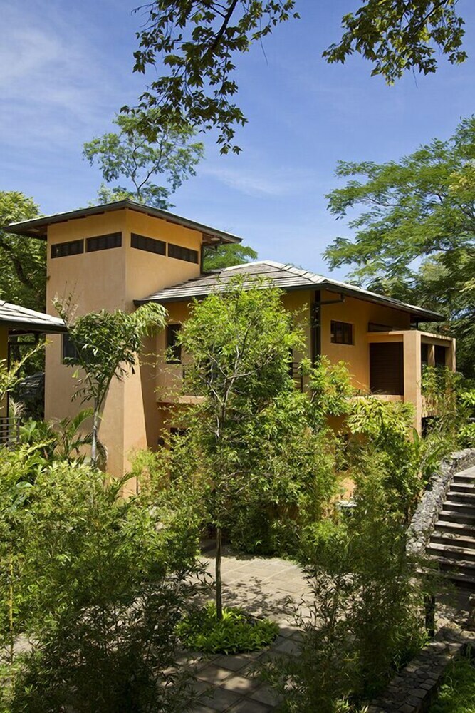 Jet Luxury At Langosta Beachresortvillas