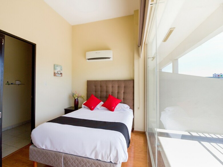 Hotel Capital O Ecohabit Monterrey