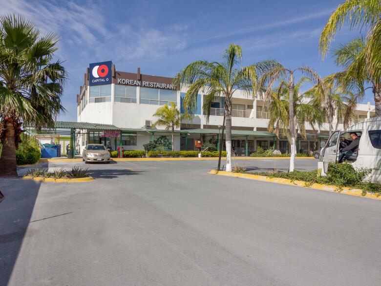 Hotel Capital O Ecohabit Monterrey