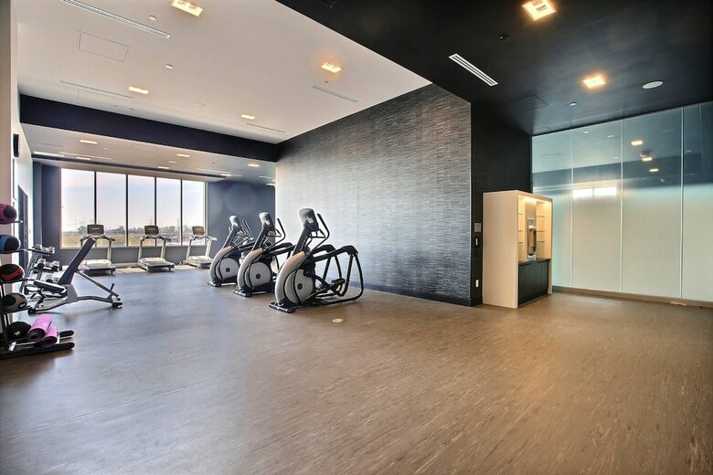 Hotel Courtyard By Marriott Montreal Brossard