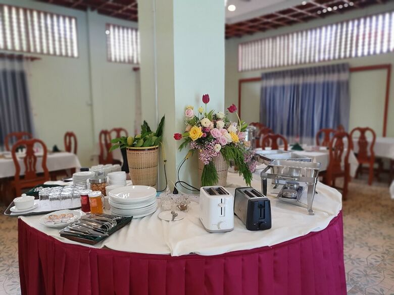 Sam Moon's Hotel Angkor Wooden House