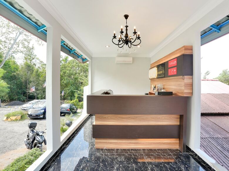 Hostal Spot On 89623 Nawawi's Backpackers - Hostel