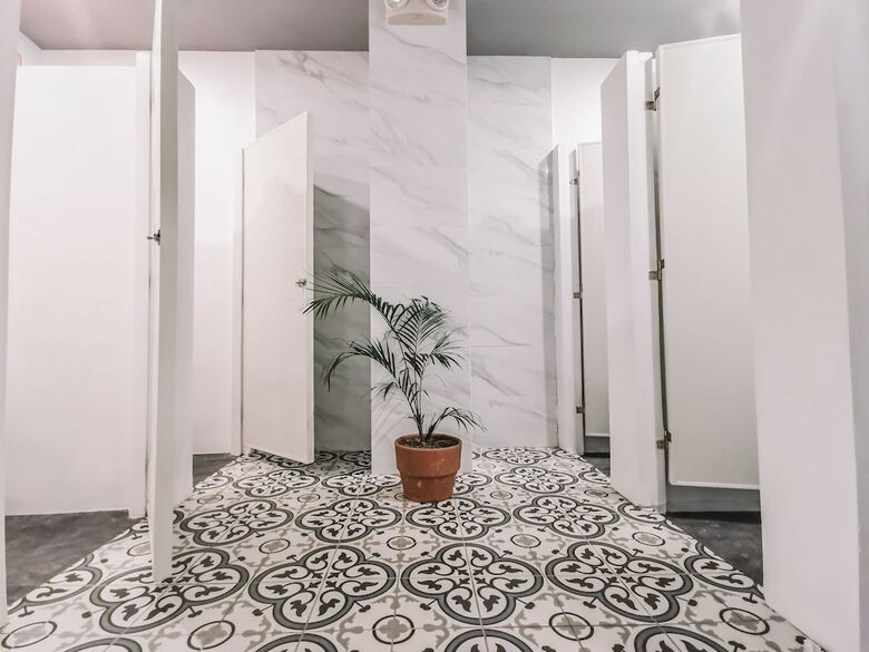 Hostal Murals Sleepbox Capsule Hostel - Adults Only