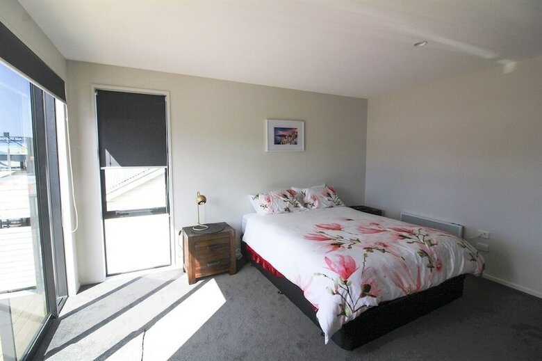Frederick Apartment By The Stadium