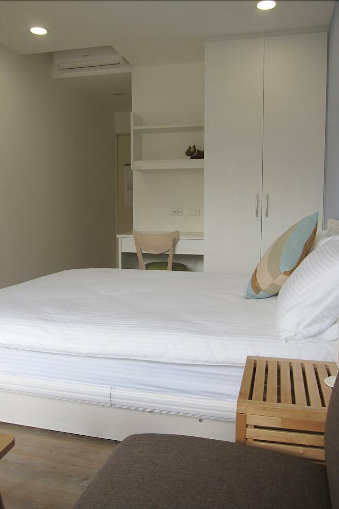 Hotel Train Station B&B