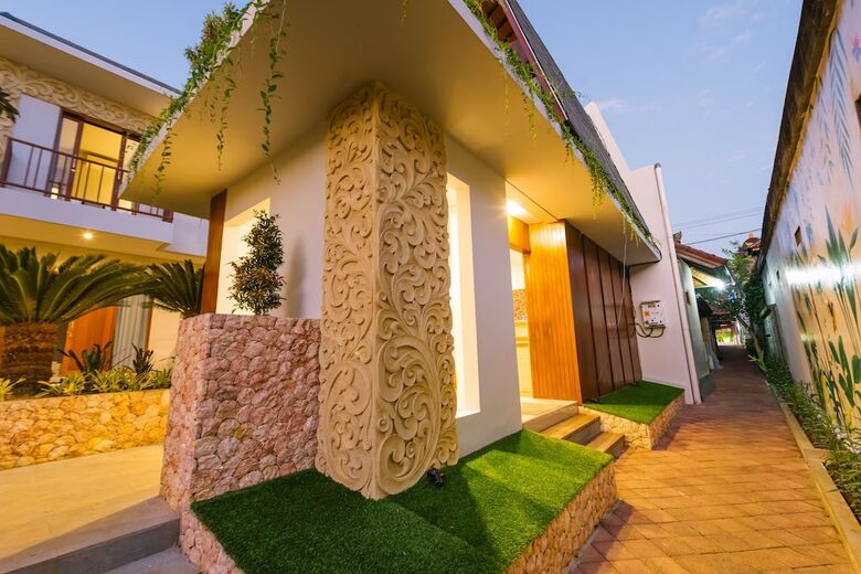 Bed & Breakfast Mahesa Home Seminyak