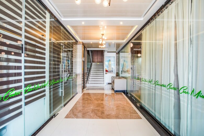 Oyo 489 Casa Mia Hotel Suites