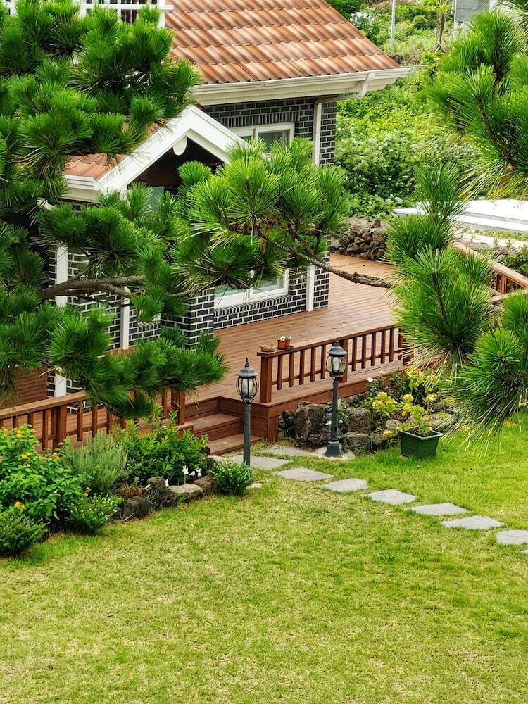 Lalala The Pretty Hyupjae Pension