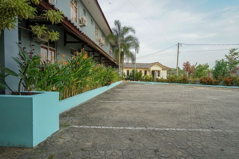 Hotel Oyo 1844 Bravo Residence