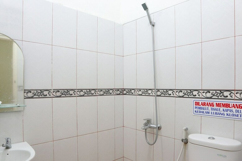 Oyo 1858 Hotel Almadinah Syariah