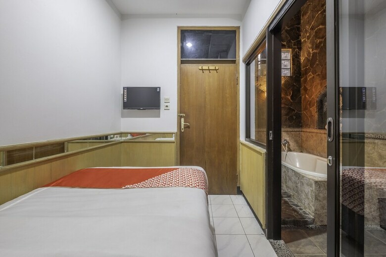 Hotel Oyo 1646 Imelda Residence