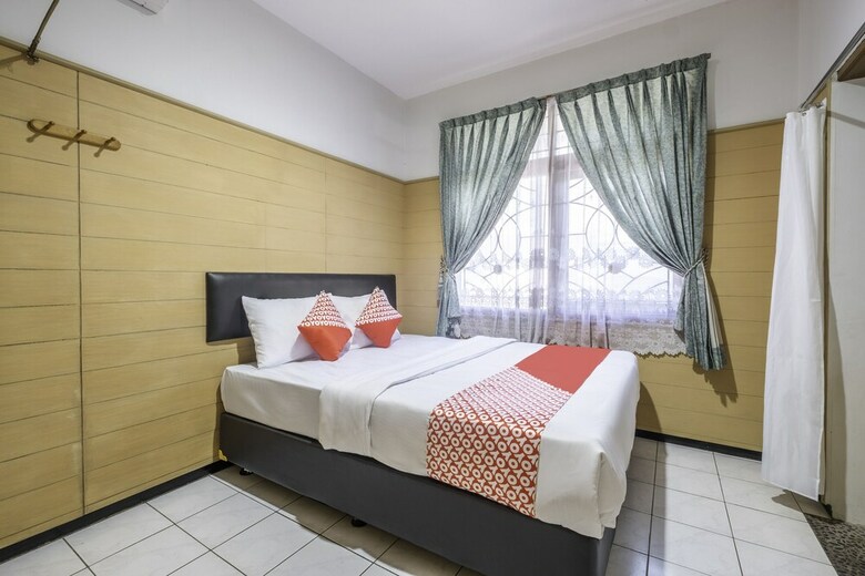 Hotel Oyo 1646 Imelda Residence