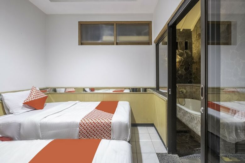 Hotel Oyo 1646 Imelda Residence