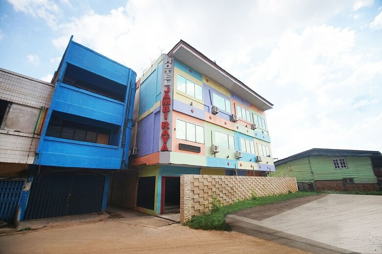 Oyo 2079 Jambi Raya Hotel