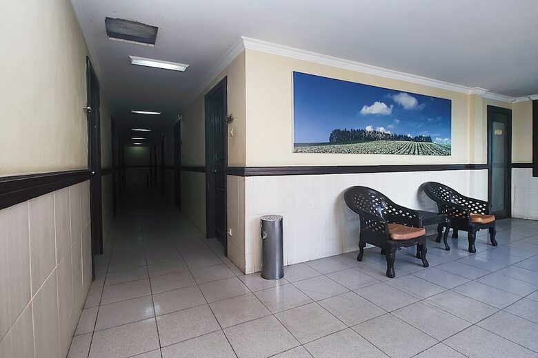 Oyo 2079 Jambi Raya Hotel