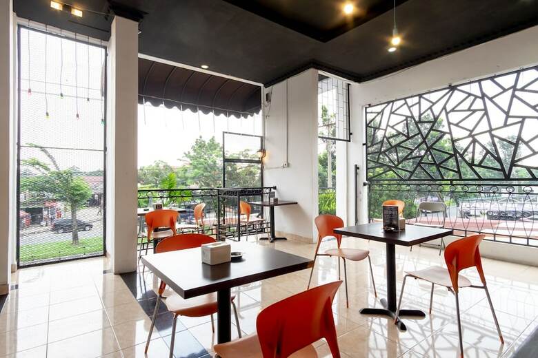 Hotel Oyo 1668 Yvel Homestay