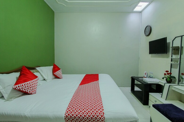Hostal Oyo 1361 Singosari Family Residence