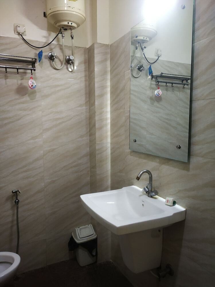 Hotel Adb Rooms Glance Inn Laxmi Nagar