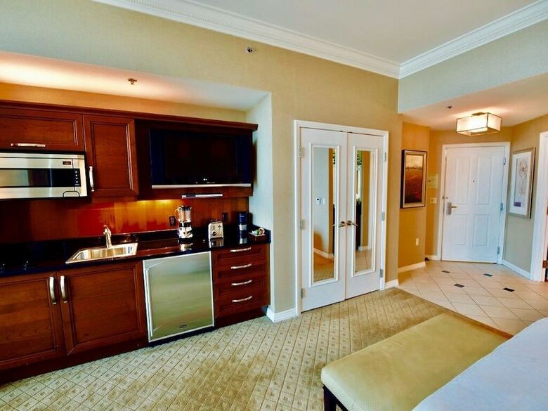 Hotel Abz Signature Two Bedroom Balcony Suite