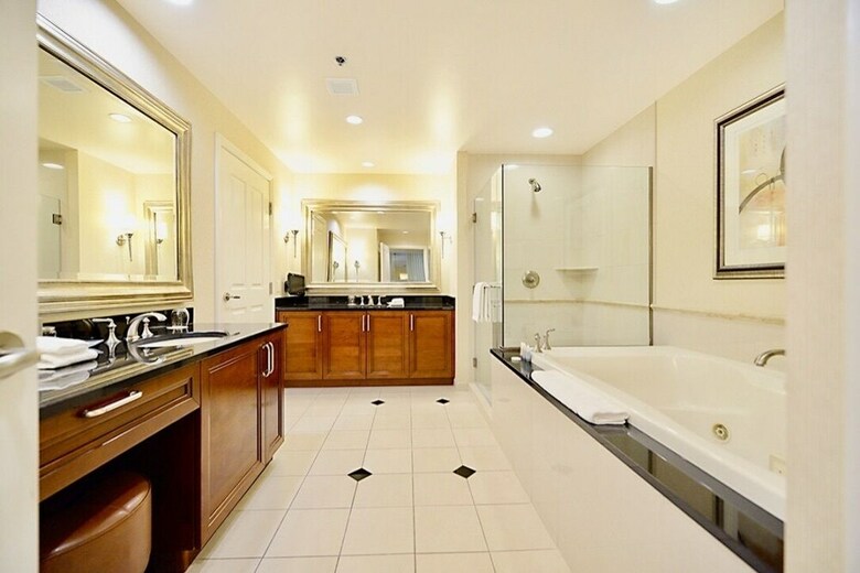 Hotel Abz Signature Two Bedroom Balcony Suite